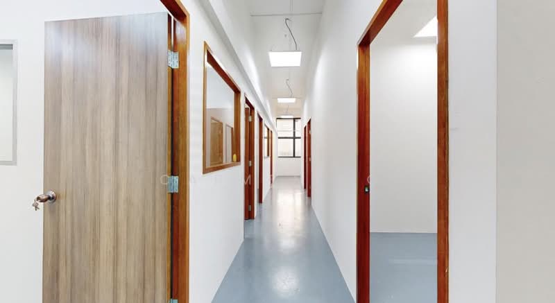 Midview City, 18 Sin Ming Lane, 676 sqft, Light Industrial (B1) For Rent, by Carmen Ho, 500108088 - Corridor - CommercialGuru.com.sg