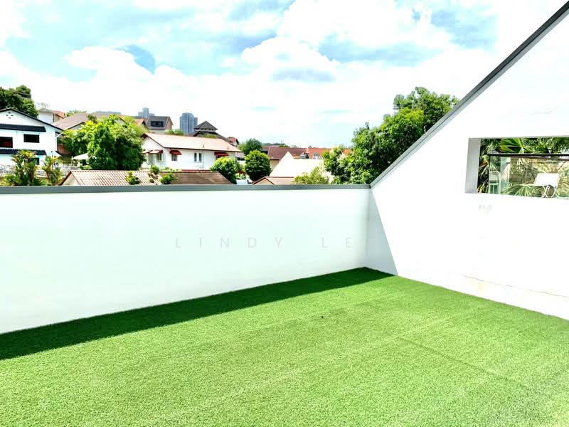 For Rent - Modern 3 Storey Detached with Lift, walk to Sixth Ave MRT!