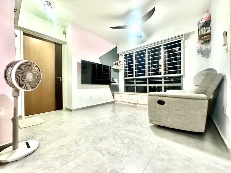 96 Dawson Road, 96 Dawson Road, 2 Bedrooms, 678 sqft, HDB Flat For Sale, by Ken Tan, 500108095 - Living Room - PropertyGuru.com.sg