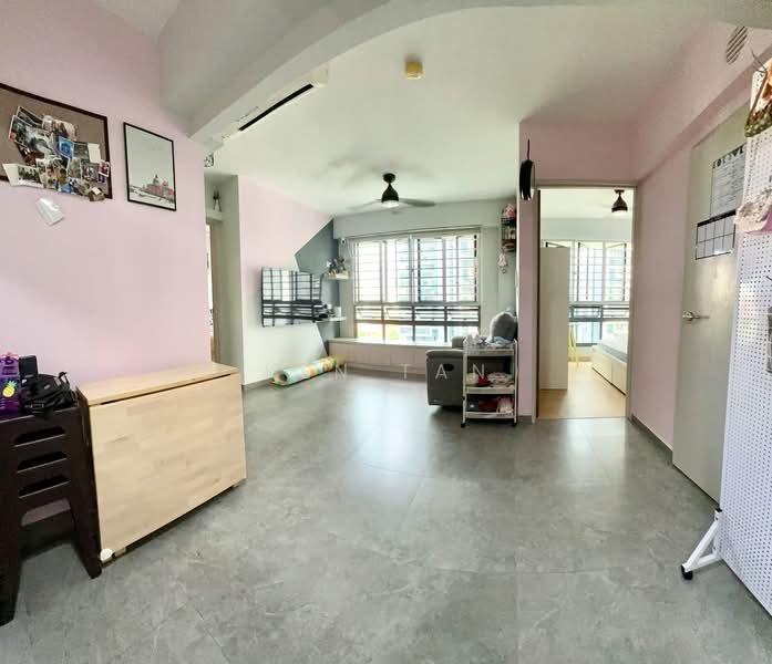 96 Dawson Road, 96 Dawson Road, 2 Bedrooms, 678 sqft, HDB Flat For Sale, by Ken Tan, 500108095 - Living Room - PropertyGuru.com.sg
