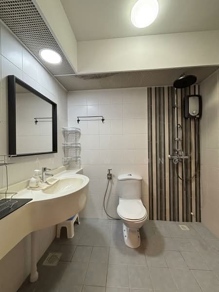 459 Segar Road, 459 Segar Road, 3 Bedrooms, 1,001 sqft, HDB Flat For Rent, by Andrew Yong, 500108098 - Bathroom - PropertyGuru.com.sg