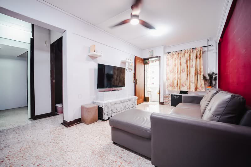 127 Ang Mo Kio Avenue 3, 127 Ang Mo Kio Avenue 3, 2 Bedrooms, 721 sqft, HDB Flat For Sale, by Edmond Tan, 500108104 - Living Room - PropertyGuru.com.sg