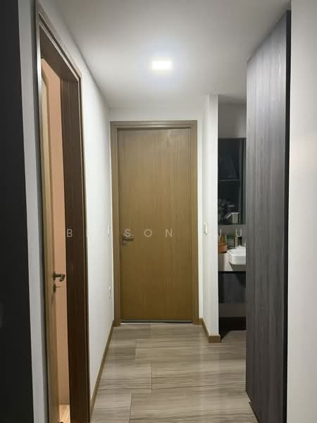 Lakeville, 1 Jurong Lake Link, 2 Bedrooms, 807 sqft, Condominium For Rent, by Benson Liu, 500108106 - Corridor - PropertyGuru.com.sg