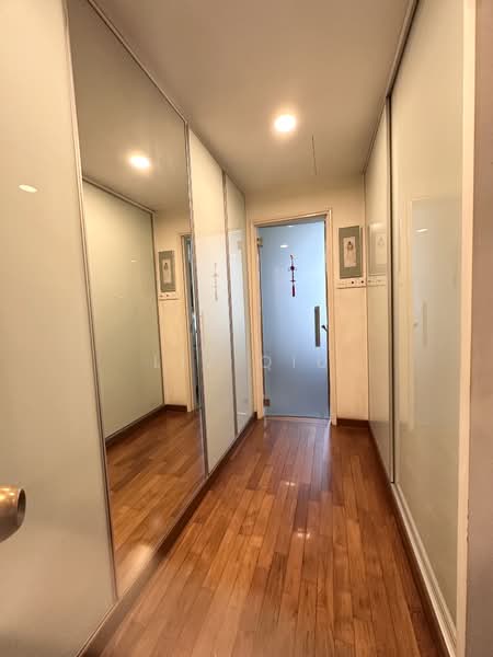The Waterside, 1 Tanjong Rhu Road, 3 Bedrooms, 2,142 sqft, Condominium For Sale, by Liz Qiu, 500108112 - Walk-in closet in Master Bedroom - PropertyGuru.com.sg