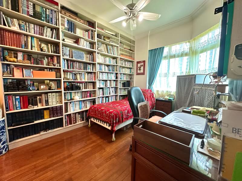 The Waterside, 1 Tanjong Rhu Road, 3 Bedrooms, 2,142 sqft, Condominium For Sale, by Liz Qiu, 500108112 - Common bedroom w built-in wall shelves - PropertyGuru.com.sg