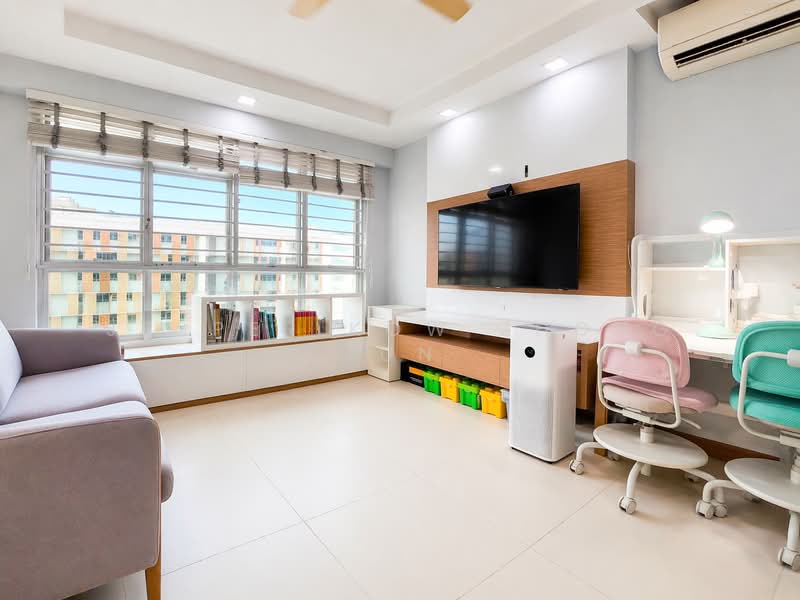 332A Anchorvale Link, 332A Anchorvale Link, 3 Bedrooms, 1,001 sqft, HDB Flat For Sale, by Jesper Kow Zhong Jun, 500108121 - Living Room - PropertyGuru.com.sg