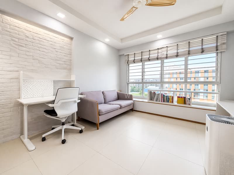 332A Anchorvale Link, 332A Anchorvale Link, 3 Bedrooms, 1,001 sqft, HDB Flat For Sale, by Jesper Kow Zhong Jun, 500108121 - Living Room - PropertyGuru.com.sg