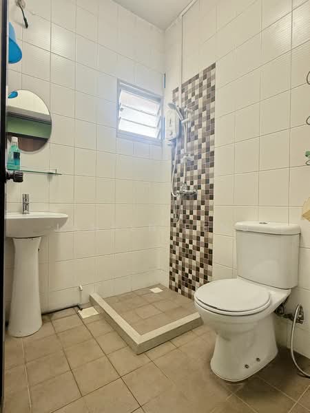 308A Ang Mo Kio Avenue 1, 308A Ang Mo Kio Avenue 1, 3 Bedrooms, 1,023 sqft, HDB Flat For Sale, by Jansen Feng, 500108122 - Bathroom - PropertyGuru.com.sg