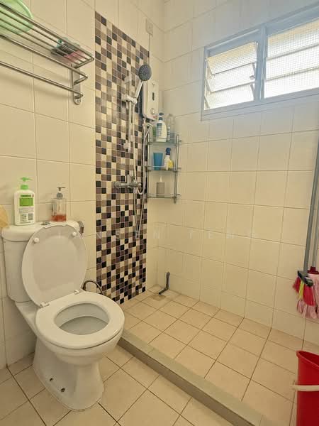 308A Ang Mo Kio Avenue 1, 308A Ang Mo Kio Avenue 1, 3 Bedrooms, 1,023 sqft, HDB Flat For Sale, by Jansen Feng, 500108122 - Bathroom - PropertyGuru.com.sg