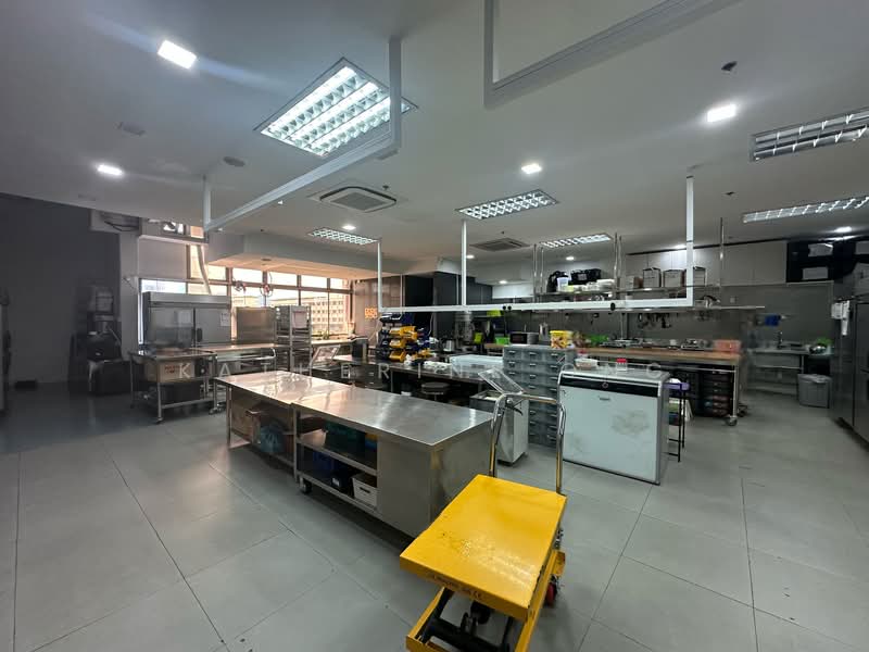 Excalibur Centre, 71 Ubi Crescent, 2,551 sqft, Light Industrial (B1) For Sale, by Katherine Ong, 500108123 - Kitchen - CommercialGuru.com.sg