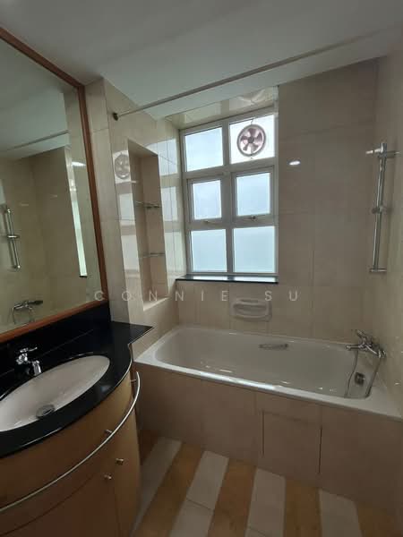 Summerhill, 50 Hume Avenue, 3 Bedrooms, 1,302 sqft, Condominium For Rent, by Connie Su, 500108127 - Bathroom - PropertyGuru.com.sg