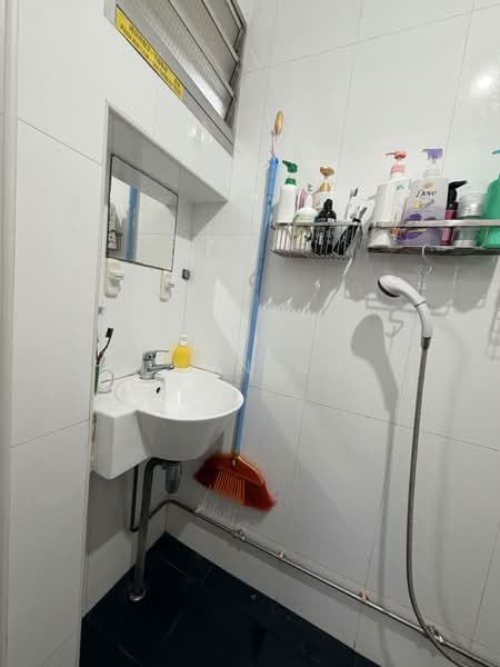 26 Chai Chee Road, 26 Chai Chee Road, Room Rental, 120 sqft, HDB Flat For Rent, by Evon Ng, 500108137 - Bathroom - PropertyGuru.com.sg