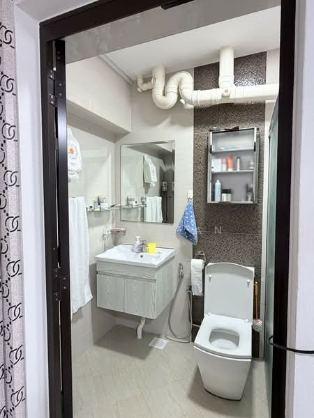 326 Sembawang Crescent, 326 Sembawang Crescent, 3 Bedrooms, 1,290 sqft, HDB Flat For Sale, by Alec Tan, 500108139 - Bathroom - PropertyGuru.com.sg