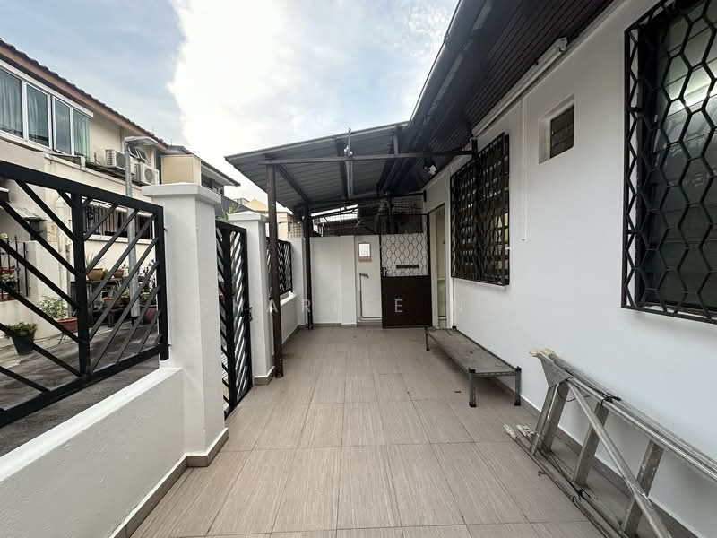 Sennett Estate, Chempaka Avenue, 4 Bedrooms, 1,500 sqft, Terraced House For Rent, by Charlee Ng, 500108142 - PropertyGuru.com.sg