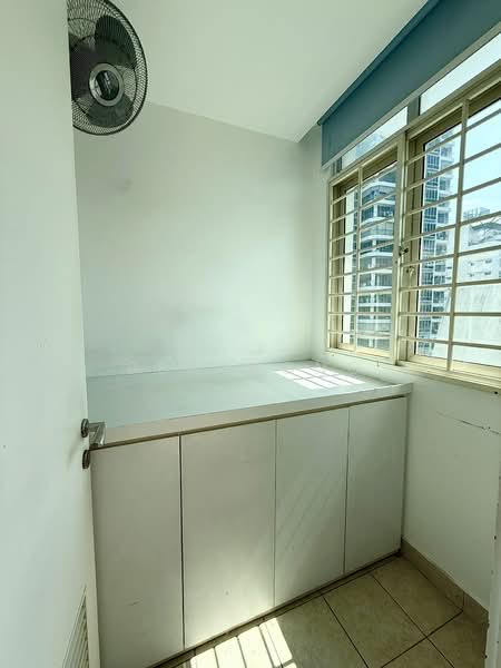 Apleton View, 71 Sinaran Drive, 3 Bedrooms, 1,227 sqft, Apartment For Sale, by Ben Wong, 500108144 - Balcony - PropertyGuru.com.sg