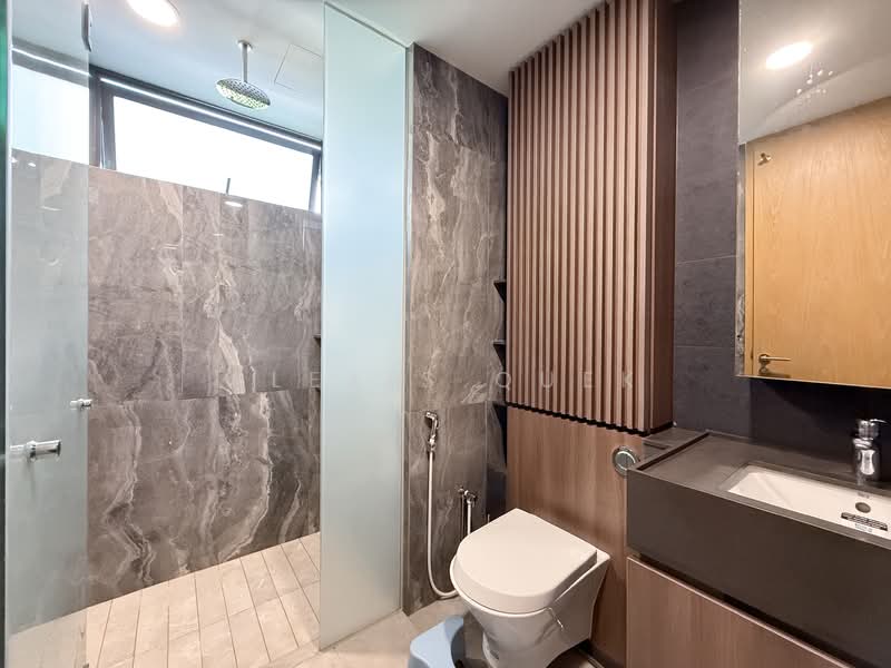 Midwood, 8 Hillview Rise, 2 Bedrooms, 775 sqft, Condominium For Sale, by Alexis Quek, 500108146 - Bathroom - PropertyGuru.com.sg