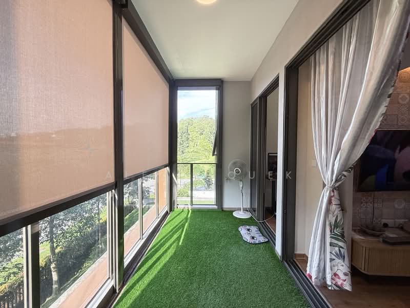 Midwood, 8 Hillview Rise, 2 Bedrooms, 775 sqft, Condominium For Sale, by Alexis Quek, 500108146 - Balcony - PropertyGuru.com.sg