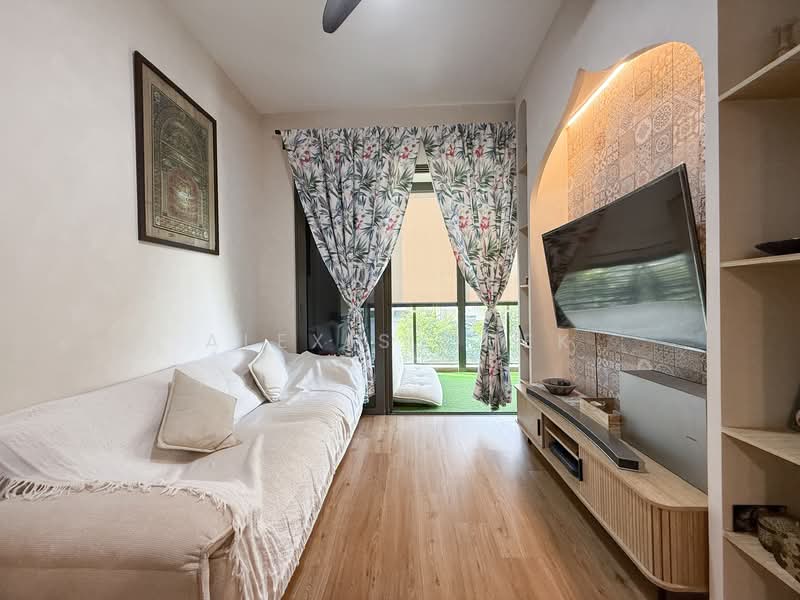 Midwood, 8 Hillview Rise, 2 Bedrooms, 775 sqft, Condominium For Sale, by Alexis Quek, 500108146 - Living Room - PropertyGuru.com.sg