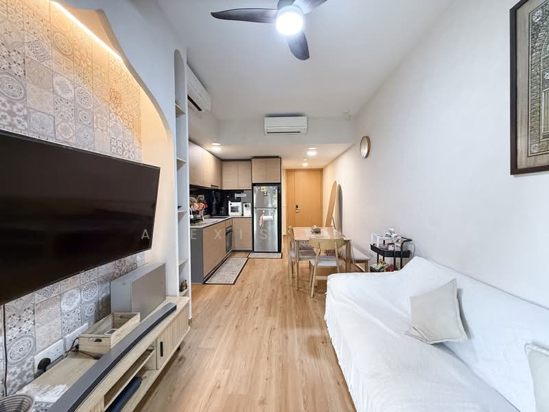 Midwood, 8 Hillview Rise, 2 Bedrooms, 775 sqft, Condominium For Sale, by Alexis Quek, 500108146 - Living Room - PropertyGuru.com.sg