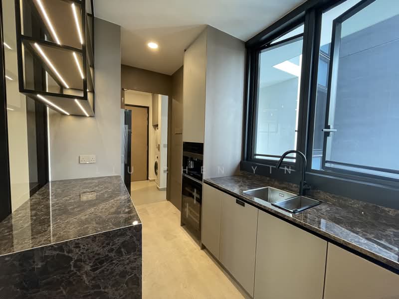 Perfect Ten, 323 Bukit Timah Road, 3 Bedrooms, 1,227 sqft, Condominium For Rent, by LIU Chen Yin, 500108156 - Kitchen leading to Utility Area - PropertyGuru.com.sg