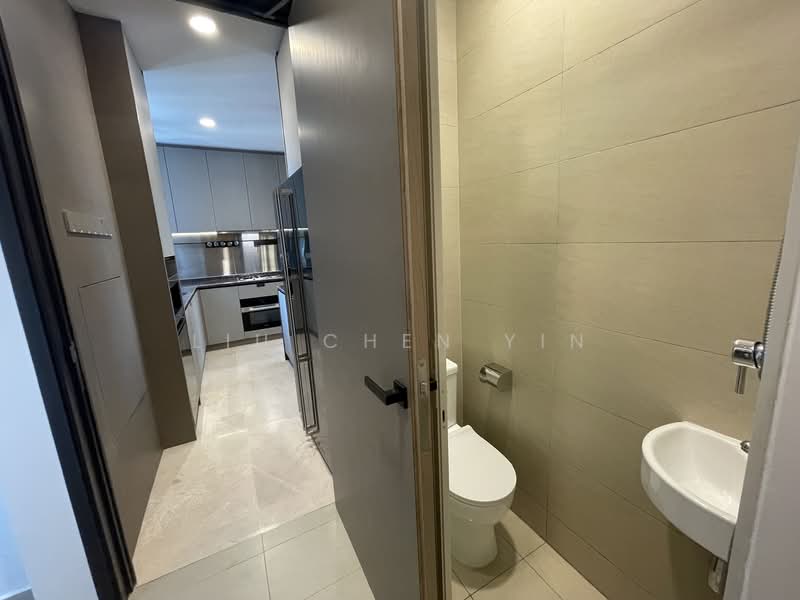 Perfect Ten, 323 Bukit Timah Road, 3 Bedrooms, 1,227 sqft, Condominium For Rent, by LIU Chen Yin, 500108156 - Common Toilet - PropertyGuru.com.sg