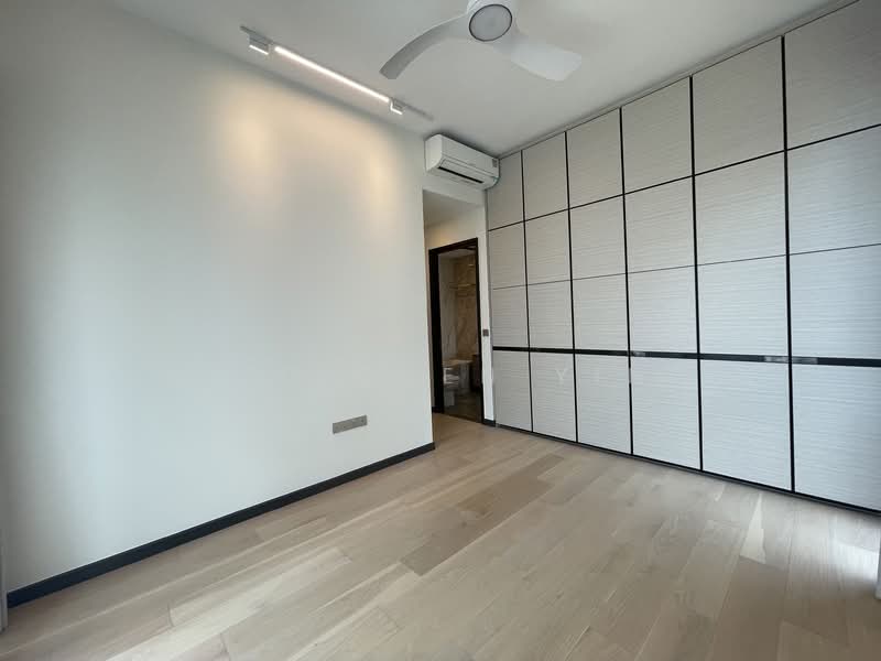 Perfect Ten, 323 Bukit Timah Road, 3 Bedrooms, 1,227 sqft, Condominium For Rent, by LIU Chen Yin, 500108156 - Master Bedroom   - PropertyGuru.com.sg