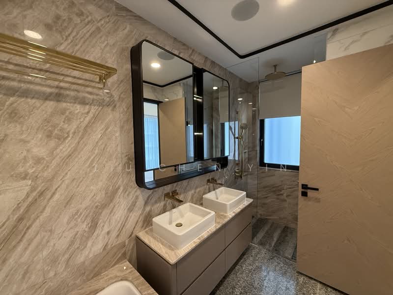 Perfect Ten, 323 Bukit Timah Road, 3 Bedrooms, 1,227 sqft, Condominium For Rent, by LIU Chen Yin, 500108156 - Master Bath - PropertyGuru.com.sg