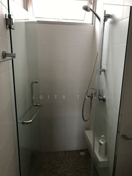 Kerrisdale, 36 Sturdee Road, Room Rental, 140 sqft, Condominium For Rent, by Juita Tan, 500108161 - Bathroom - PropertyGuru.com.sg