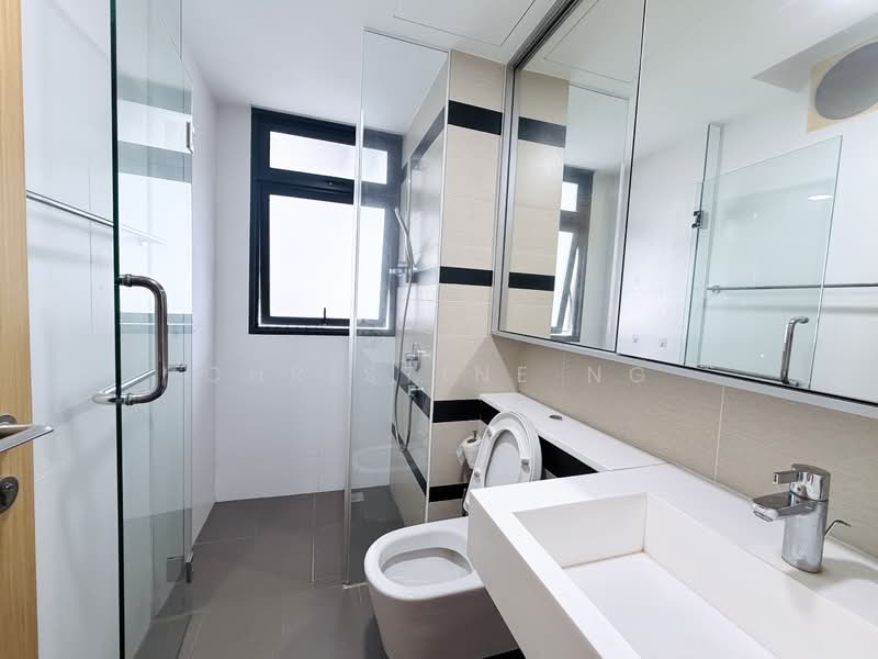Nin Residence, 85 Pheng Geck Avenue, 2 Bedrooms, 904 sqft, Condominium For Sale, by Christine Ng, 500108163 - Common Bathroom - PropertyGuru.com.sg