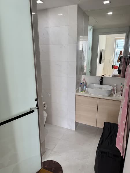 Adria, 12 Derbyshire Road, 2 Bedrooms, 689 sqft, Condominium For Sale, by Kelly Yu 余奕葹, 500108166 - Bathroom - PropertyGuru.com.sg