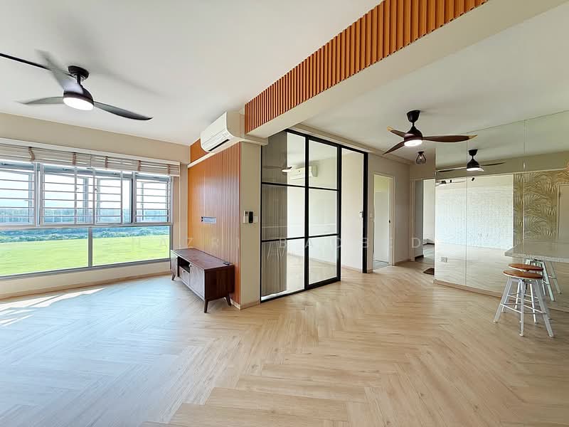 682A Edgedale Plains, 682A Edgedale Plains, 3 Bedrooms, 1,001 sqft, HDB Flat For Sale, by Nazri Baobed, 500108171 - Living Room - PropertyGuru.com.sg