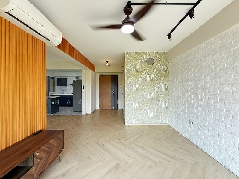 682A Edgedale Plains, 682A Edgedale Plains, 3 Bedrooms, 1,001 sqft, HDB Flat For Sale, by Nazri Baobed, 500108171 - Living Room - PropertyGuru.com.sg