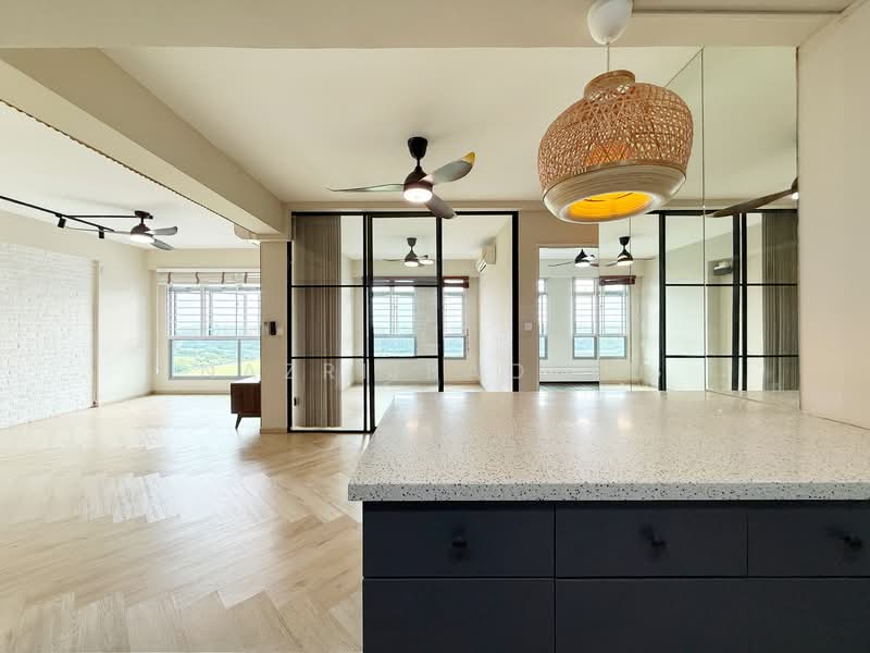 682A Edgedale Plains, 682A Edgedale Plains, 3 Bedrooms, 1,001 sqft, HDB Flat For Sale, by Nazri Baobed, 500108171 - Living Room - PropertyGuru.com.sg