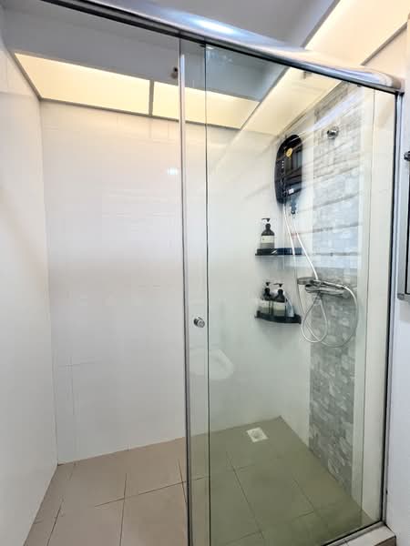 366A Sembawang Crescent, 366A Sembawang Crescent, 3 Bedrooms, 1,001 sqft, HDB Flat For Sale, by Camden Ang, 500108178 - Bathroom - PropertyGuru.com.sg