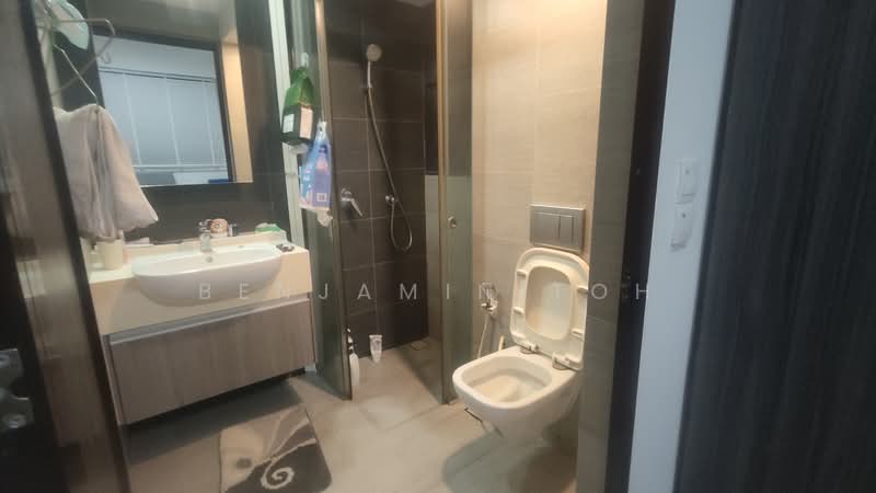LIV on Sophia, 14 Adis Road, Room Rental, 200 sqft, Apartment For Rent, by Benjamin Toh, 500108180 - Bathroom - PropertyGuru.com.sg