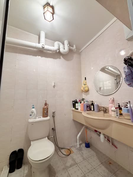 556 Woodlands Drive 53, 556 Woodlands Drive 53, 3 Bedrooms, 1,292 sqft, HDB Flat For Sale, by Alan Ng, 500108181 - Bathroom - PropertyGuru.com.sg