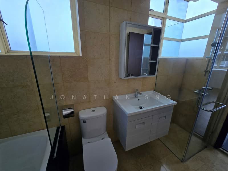 Jervois Regency, 49 Jervois Road, 3 Bedrooms, 2,496 sqft, Apartment For Sale, by Jonathan Sng, 500108198 - Bathroom - PropertyGuru.com.sg