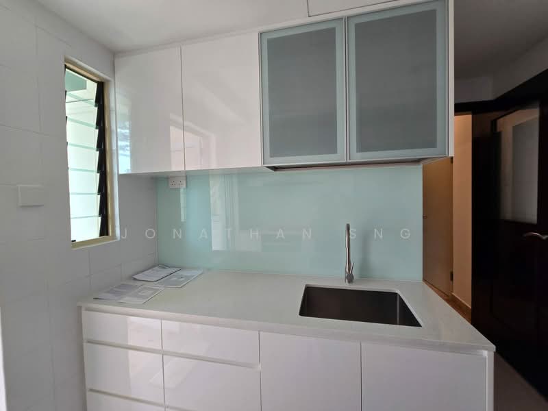 Jervois Regency, 49 Jervois Road, 3 Bedrooms, 2,496 sqft, Apartment For Sale, by Jonathan Sng, 500108198 - Kitchen - PropertyGuru.com.sg