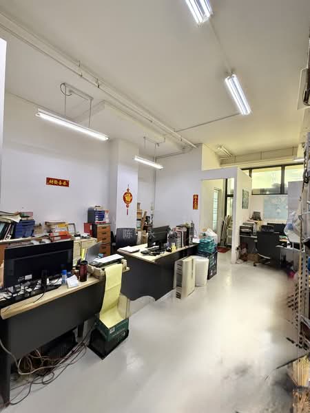 Midview City, 18 Sin Ming Lane, 1,292 sqft, Light Industrial (B1) For Sale, by Alvin Tan 陈永顺, 500108203 - Open concept office - CommercialGuru.com.sg