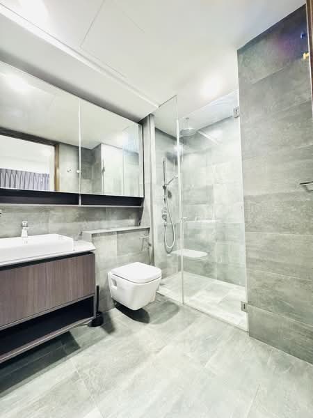 Grandeur Park Residences, 7 Bedok South Avenue 3, 2 Bedrooms, 667 sqft, Condominium For Rent, by Alson Ng Real Estate, 500108210 - Master Bathroom - PropertyGuru.com.sg