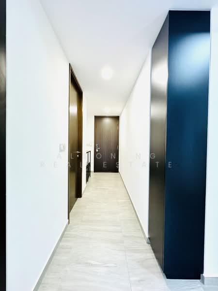 Grandeur Park Residences, 7 Bedok South Avenue 3, 2 Bedrooms, 667 sqft, Condominium For Rent, by Alson Ng Real Estate, 500108210 - Corridor - PropertyGuru.com.sg