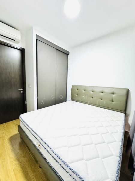 Grandeur Park Residences, 7 Bedok South Avenue 3, 2 Bedrooms, 667 sqft, Condominium For Rent, by Alson Ng Real Estate, 500108210 - Master Bedroom - PropertyGuru.com.sg