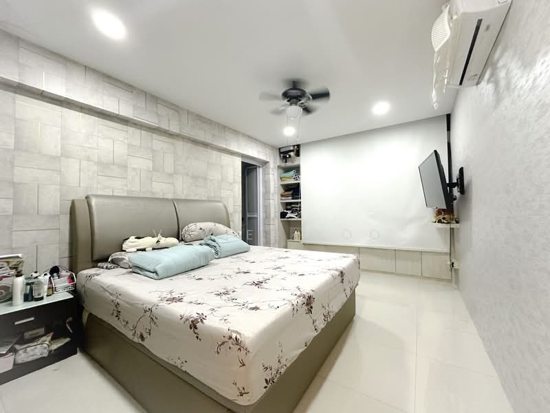 404 Jurong West Street 42, 404 Jurong West Street 42, 3 Bedrooms, 1,431 sqft, HDB Flat For Sale, by Vivien Koo, 500108214 - Bedroom - PropertyGuru.com.sg