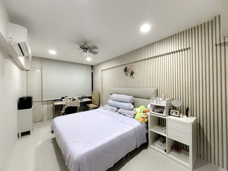 404 Jurong West Street 42, 404 Jurong West Street 42, 3 Bedrooms, 1,431 sqft, HDB Flat For Sale, by Vivien Koo, 500108214 - Bedroom - PropertyGuru.com.sg