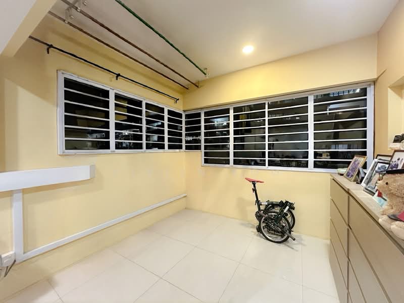 404 Jurong West Street 42, 404 Jurong West Street 42, 3 Bedrooms, 1,431 sqft, HDB Flat For Sale, by Vivien Koo, 500108214 - Balcony - PropertyGuru.com.sg