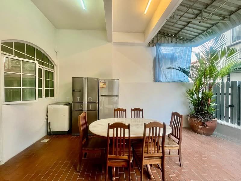 3-sty 999 Semi-D near Kovan MRT, 1km to Holy Innocents, , 6 Bedrooms, 3,600 sqft, Semi-Detached House For Sale, by TRAVIS SEAH, 500108217 - Dining Room - PropertyGuru.com.sg