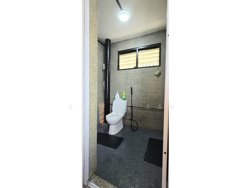 134 Bedok Reservoir Road, 134 Bedok Reservoir Road, 3 Bedrooms, 904 sqft, HDB Flat For Sale, by Stefan Tan, 500108223 - Bathroom - PropertyGuru.com.sg