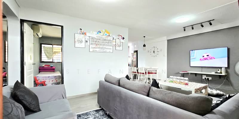 134 Bedok Reservoir Road, 134 Bedok Reservoir Road, 3 Bedrooms, 904 sqft, HDB Flat For Sale, by Stefan Tan, 500108223 - Living Room - PropertyGuru.com.sg