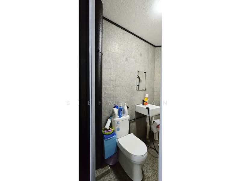 134 Bedok Reservoir Road, 134 Bedok Reservoir Road, 3 Bedrooms, 904 sqft, HDB Flat For Sale, by Stefan Tan, 500108223 - Bathroom - PropertyGuru.com.sg