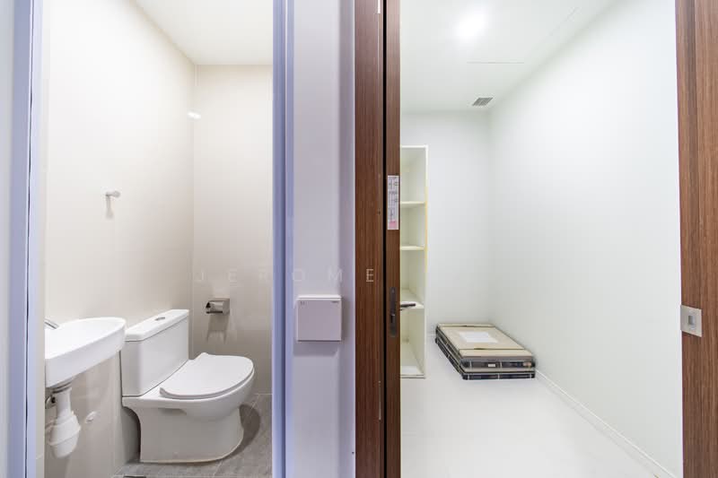 Phoenix Residences, 71 Phoenix Avenue, 3 Bedrooms, 1,098 sqft, Condominium For Sale, by Jerome Yap, 500108229 - Bathroom + Storage - PropertyGuru.com.sg